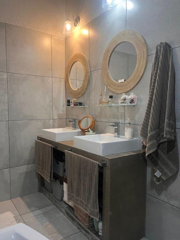 4 Bedroom Property for Sale in Ladybrand Free State